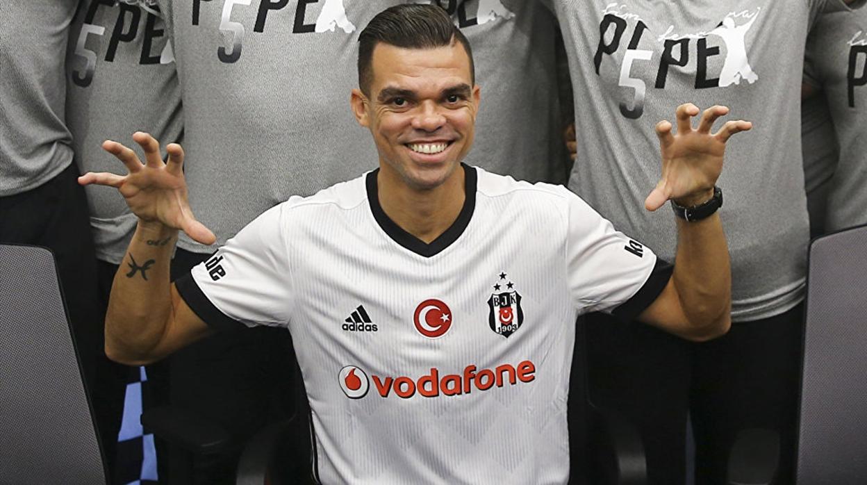 El increíble gesto de Pepe antes de dejar el Besiktas