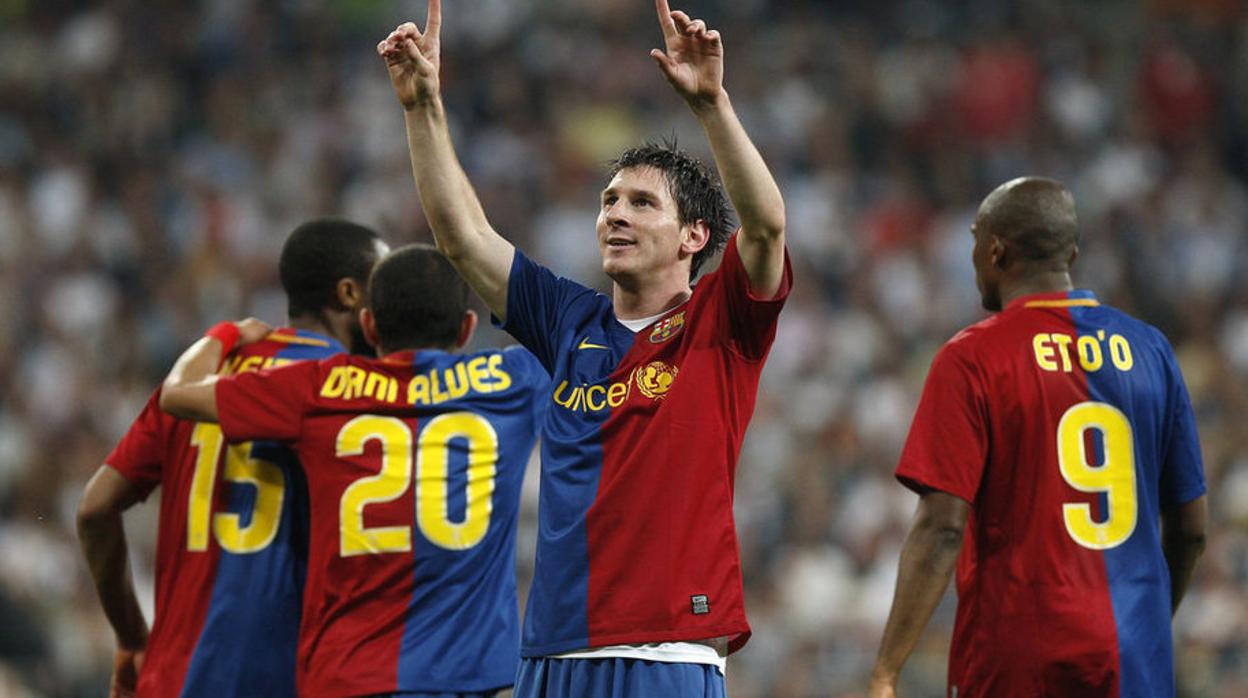 Leo Messi celebra uno de sus goles en el 2-6