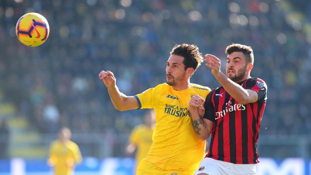 El Milan, sin Suso, no puede con el Frosinone y agudiza su crisis