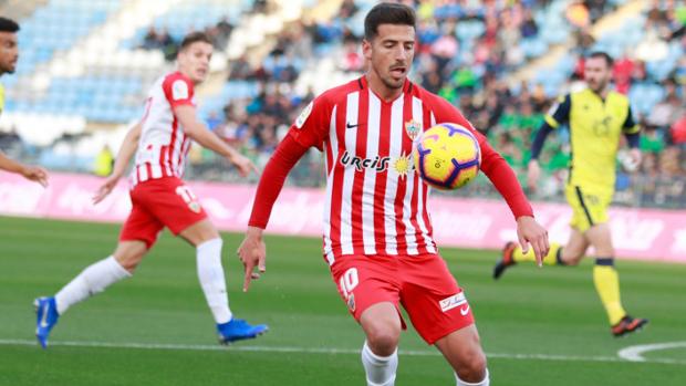 Juan Carlos Real, de penalti, da la victoria al Almería