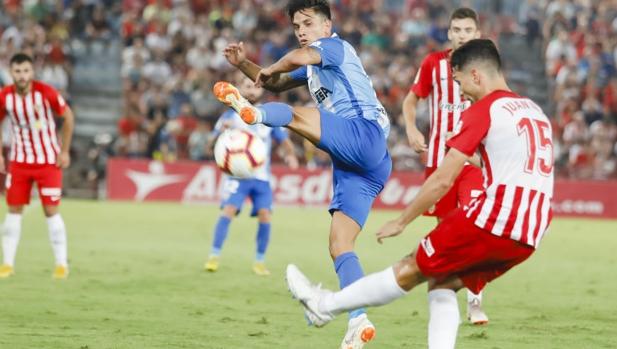 El Almería trunca la felicidad del Málaga en minuto 90 con gol de Rioja