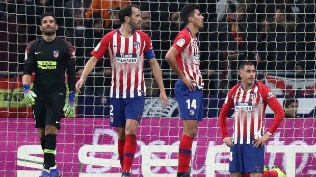 El Atlético, fulminado en una noche loca