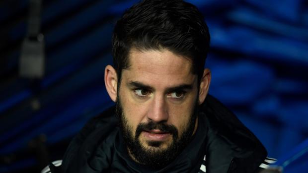 Un amigo íntimo de Isco arremete contra Solari: «Asesino del fútbol»