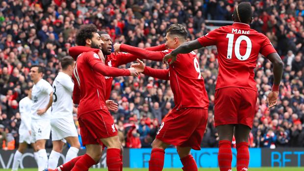 El Liverpool golea al Burnley y se aferra a la Premier