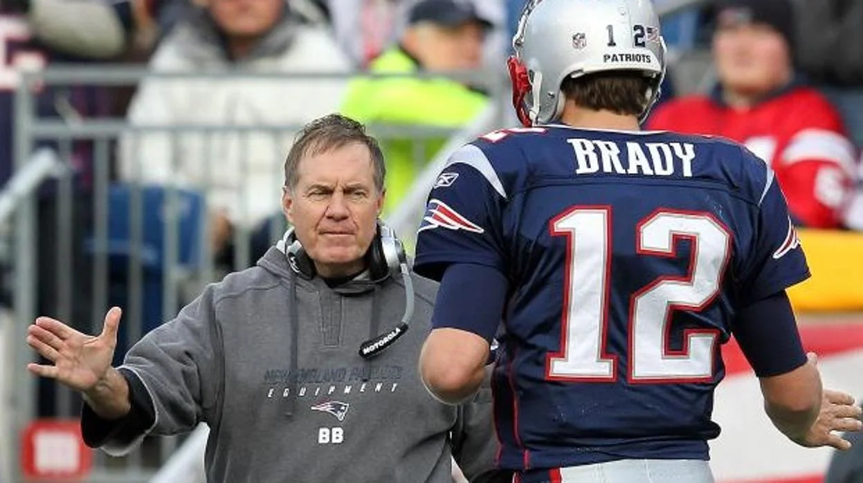 Bill Belichick y Tom Brady, el entrenador y el jugador de referencia de los Patriots