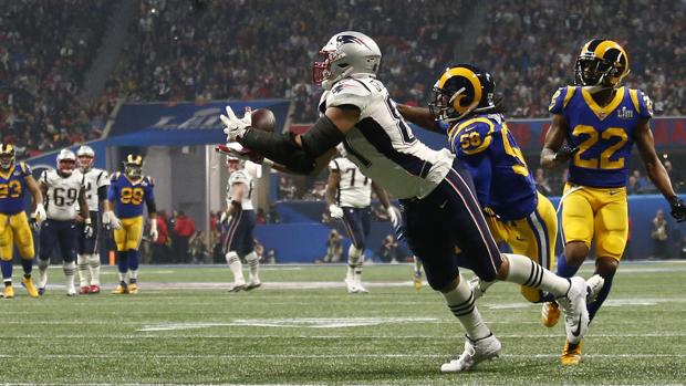 La jugada de la Super Bowl: el pase milimétrico de Brady a Gronkowski que rompió el partido