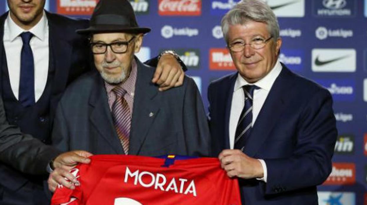 Manuel Briñas, durante la presentación de Álvaro Morata