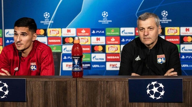 El Lyon le cede el papel de favorito al Barcelona