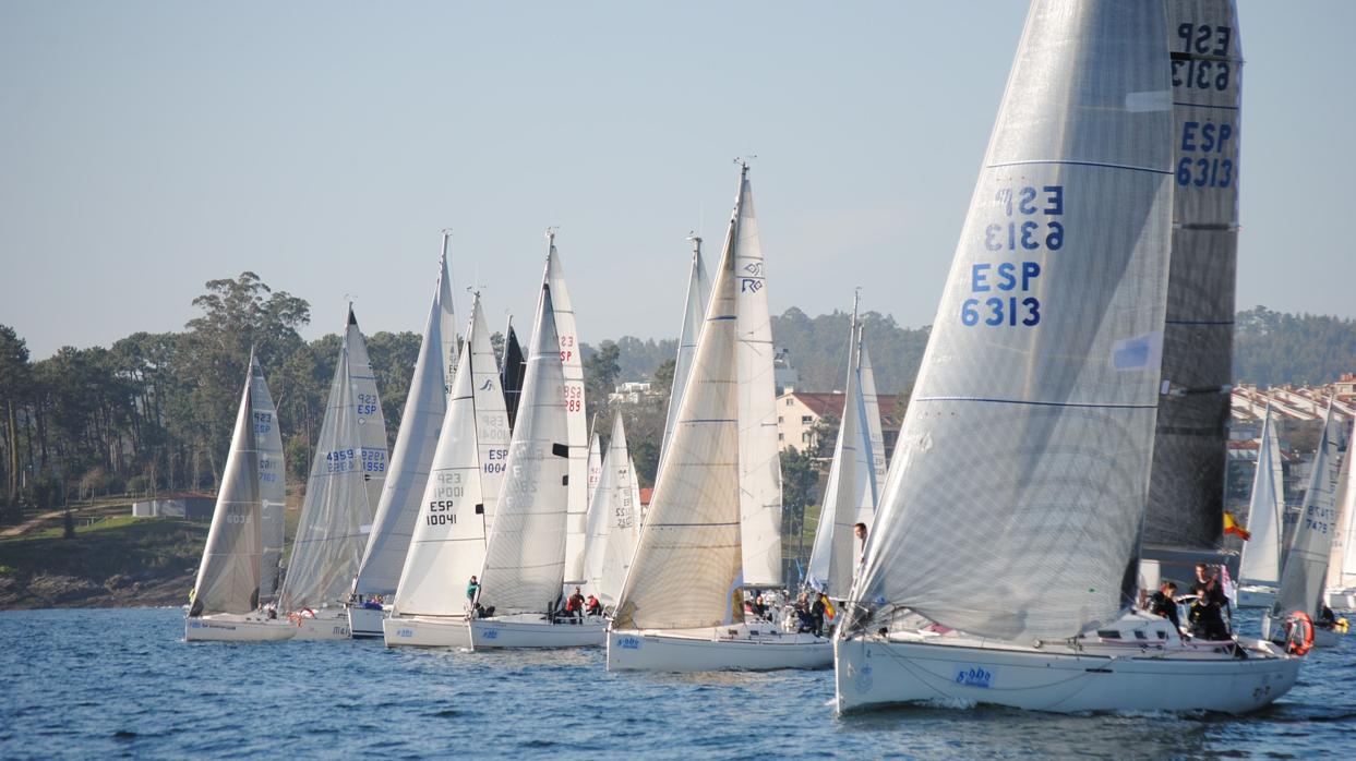 «Santorum», «Cormorán», «Nahela», «Travesio», «Surada», «Calamote» y «Last Kiss» se impusieron en la tercera etapa de la Ría de Pontevedra