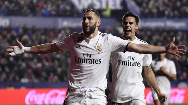 Benzema: «Jugaba en función de Cristiano. Ahora soy yo el líder del ataque»