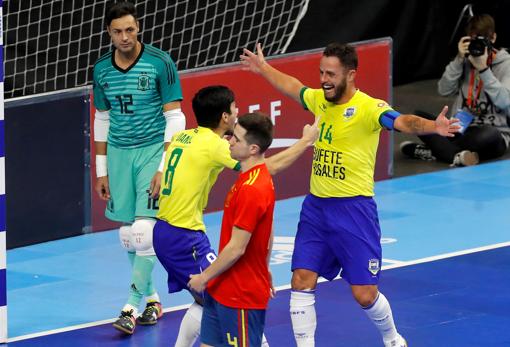 Brasil se impuso a España en su último amistoso