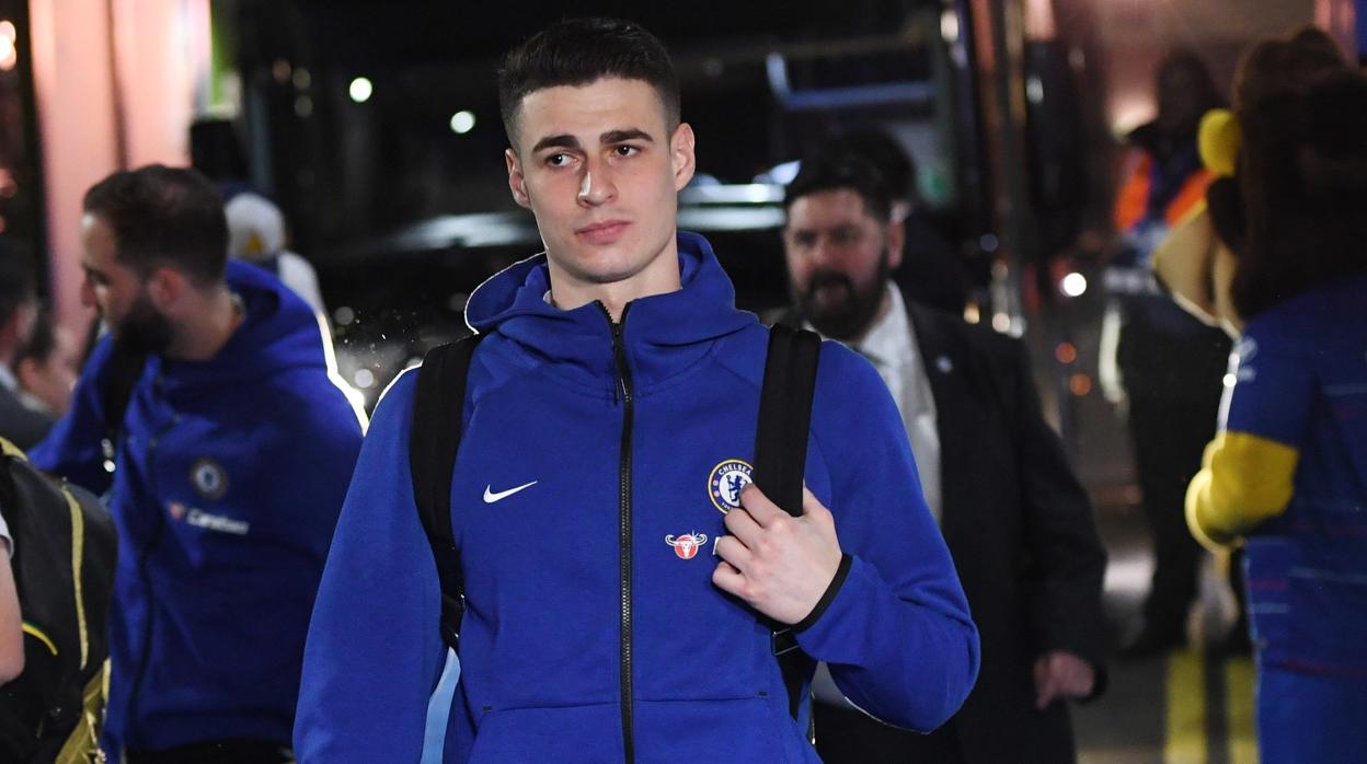 Sarri deja a Kepa en el banquillo contra el Tottenham