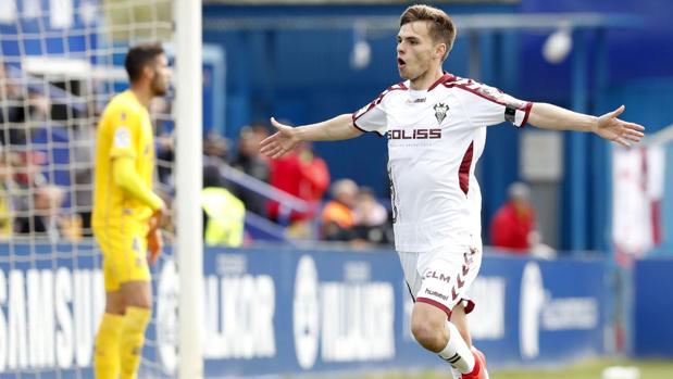 El Albacete mantiene su pulso por el ascenso directo