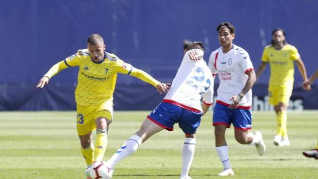 Rayo Majadahonda y Cádiz firman tablas en un partido espeso