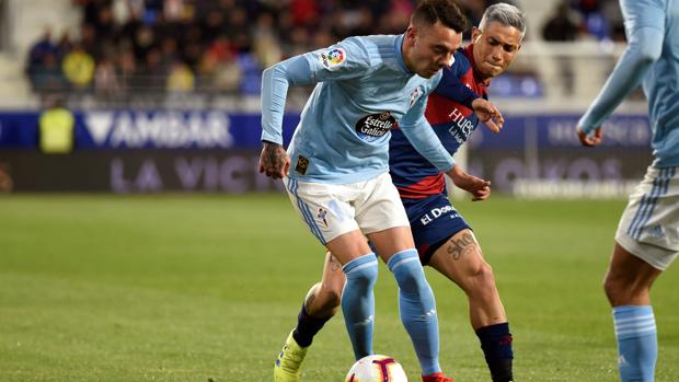 La falta de acierto del Huesca deja vivo al Celta en un partido loco