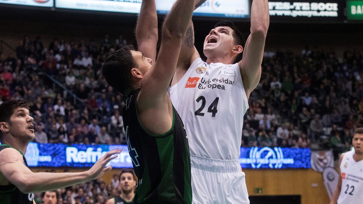 El Madrid vence al Joventut en un cómodo partido