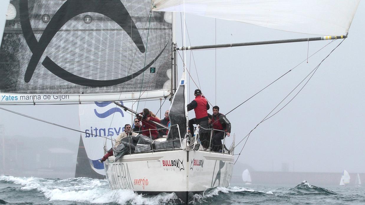 El «BullBox», el «U. Oviedo» y el «Espumeru», ganan la primera regata del Trofeo de Primavera del Astur de Regatas.