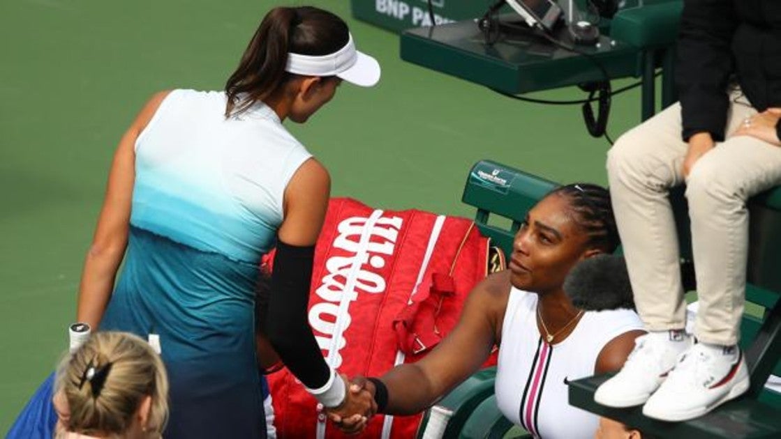 Muguruza y Williams se saludan tras el fin del encuentro