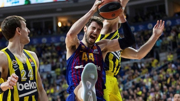 Sloukas aniquila a un buen Barça que rozó el asalto