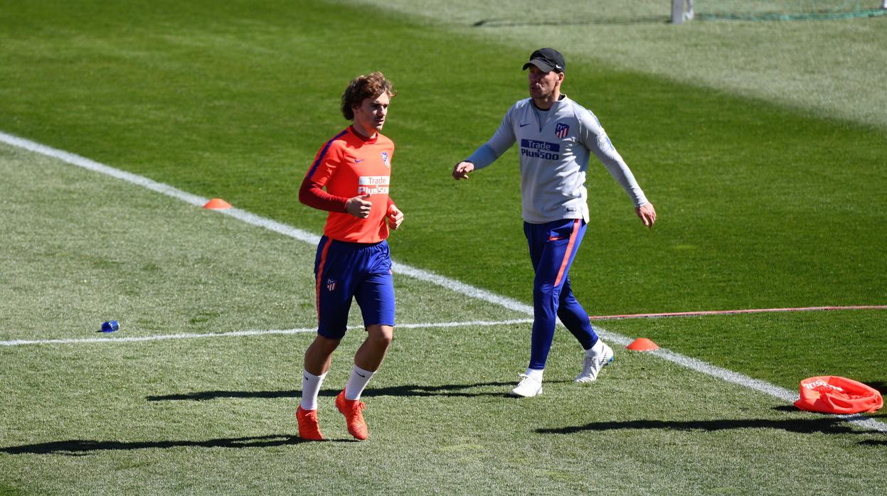 Griezmann y Simeone, en el entrenamiento del Atlético de este vierne