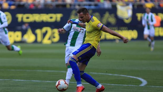 Cádiz CF 1 Córdoba CF 1: Un punto desalentador