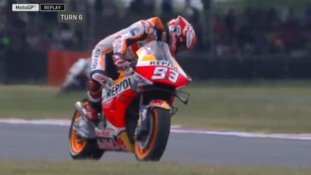 Márquez, pole con problemas en la cadena