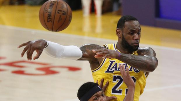 LeBron James, punto final a su temporada