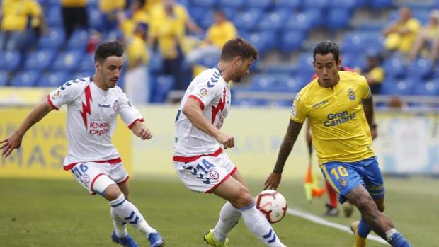 Las Palmas gana en el tiempo añadido un partido con tres penaltis