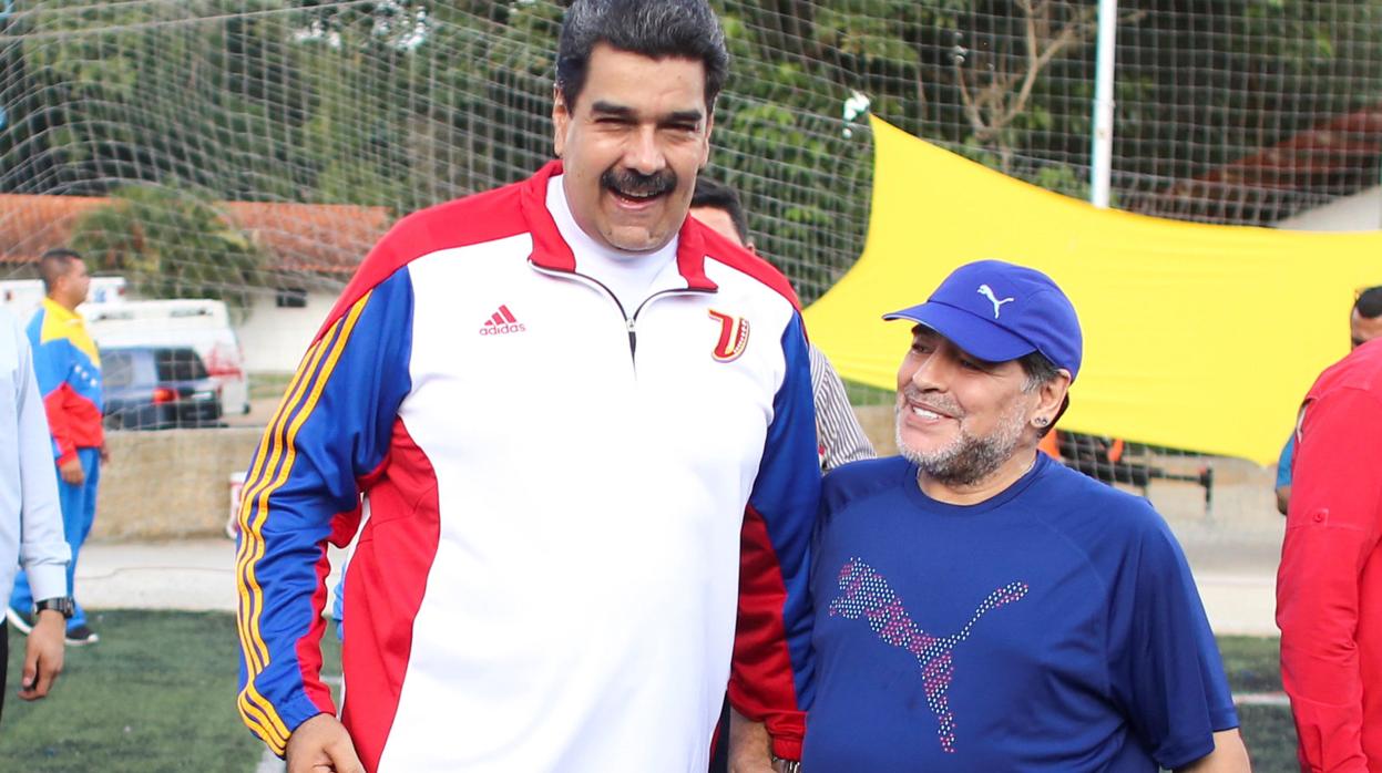 Maradona, con Maduro