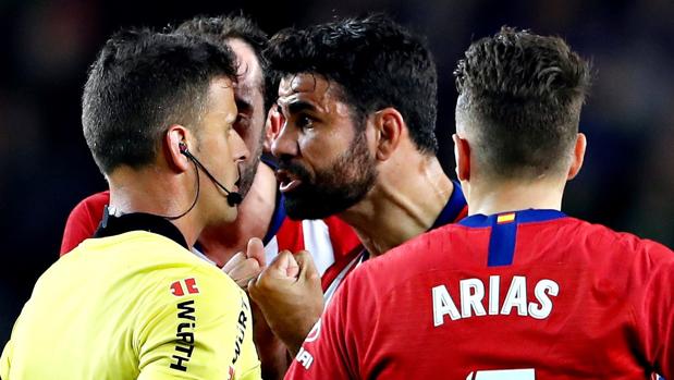 Diego Costa dijo al árbitro: «Me cago en tu puta madre», según el acta