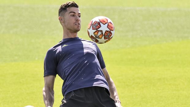 Cristiano Ronaldo se recupera y entra en la lista para Ámsterdam