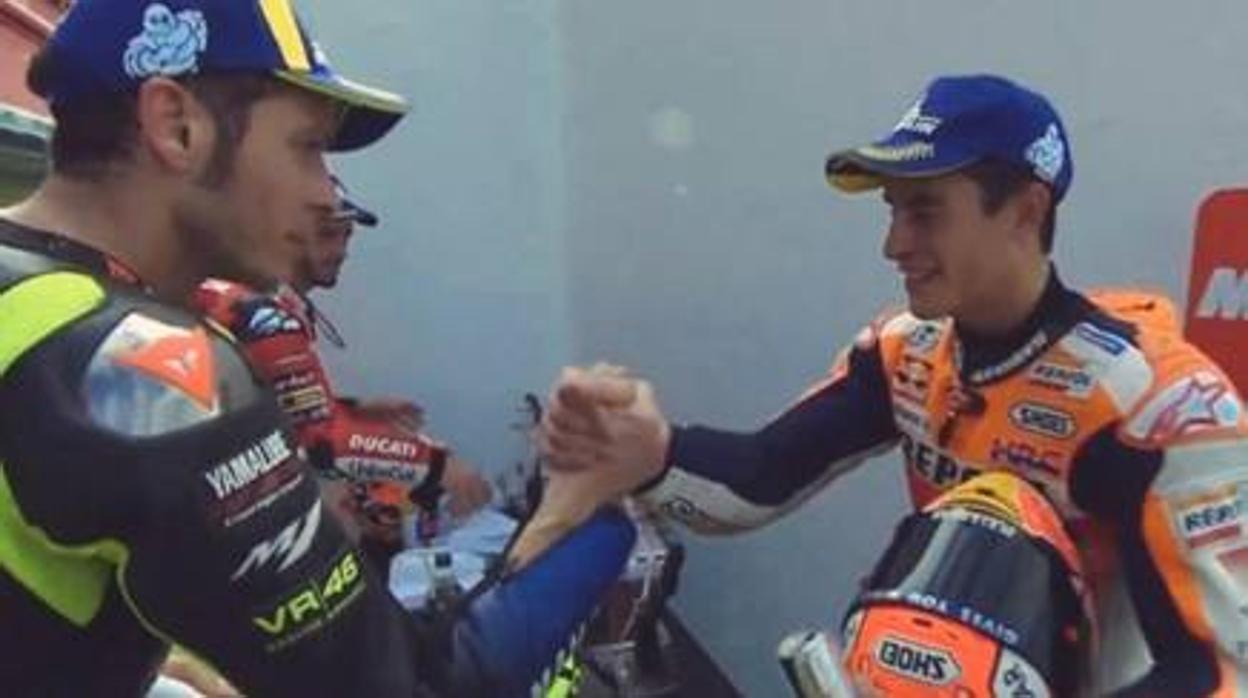 El «primer beso» de Marc Márquez con Rossi