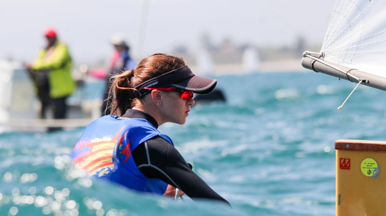 Maria Perelló se coloca líder en el arranque del Nacional de Optimist