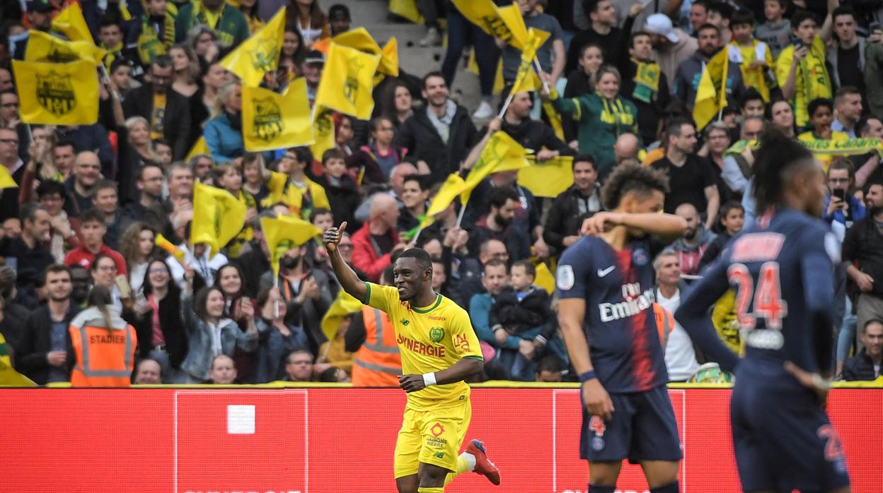 Waris celebra el segundo gol de la tarde