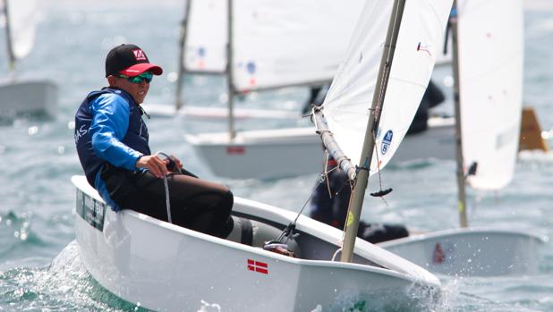 Javier Ojeda y María Perelló asumen el mando en el Nacional de Optimist