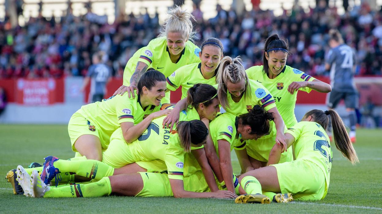 Las jugadoras del Barça celebran el 0-1