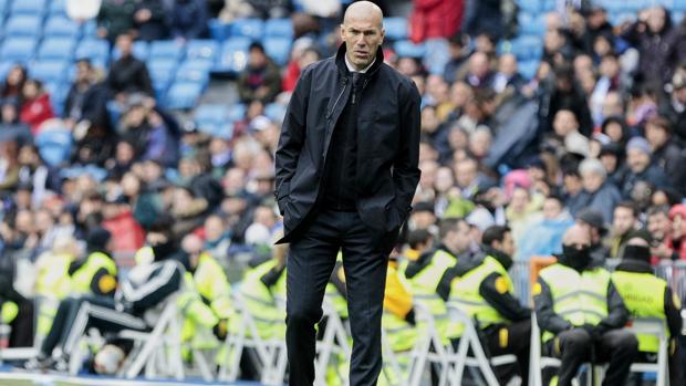 Zidane, quince fijos y muchos interrogantes