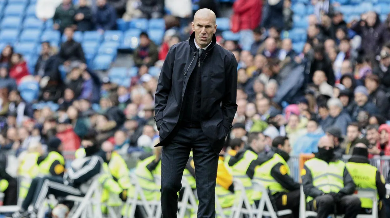 Zidane, quince fijos y muchos interrogantes