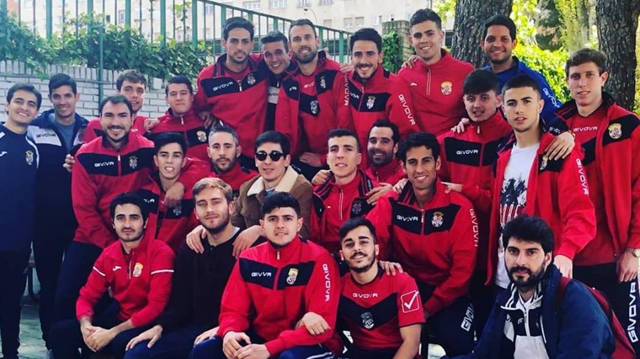 Técnicos y jugadores de la EF Concepción, conjunto madrileño de Preferente