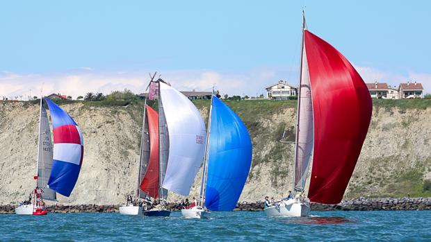 La Regata a la Inversa, la gran cita a vela del primero de mayo en el Abra