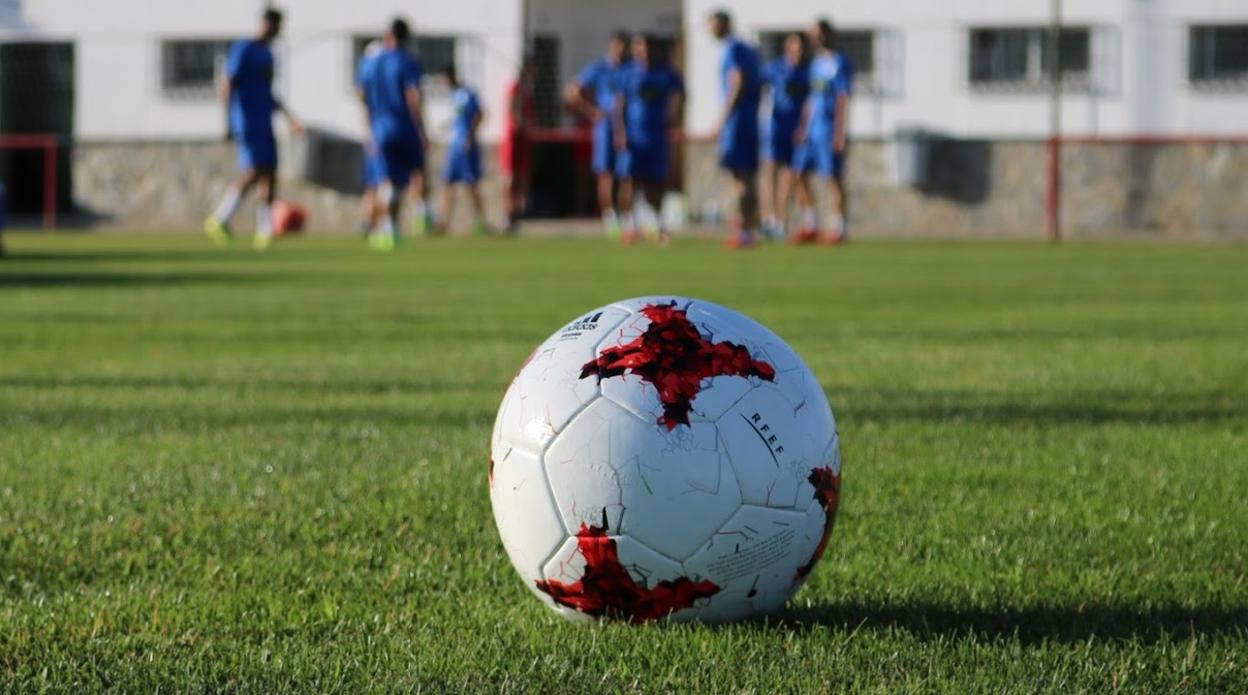 Los partidos no se podrán jugar antes de las 19.30 horas si hay más de 30 grados