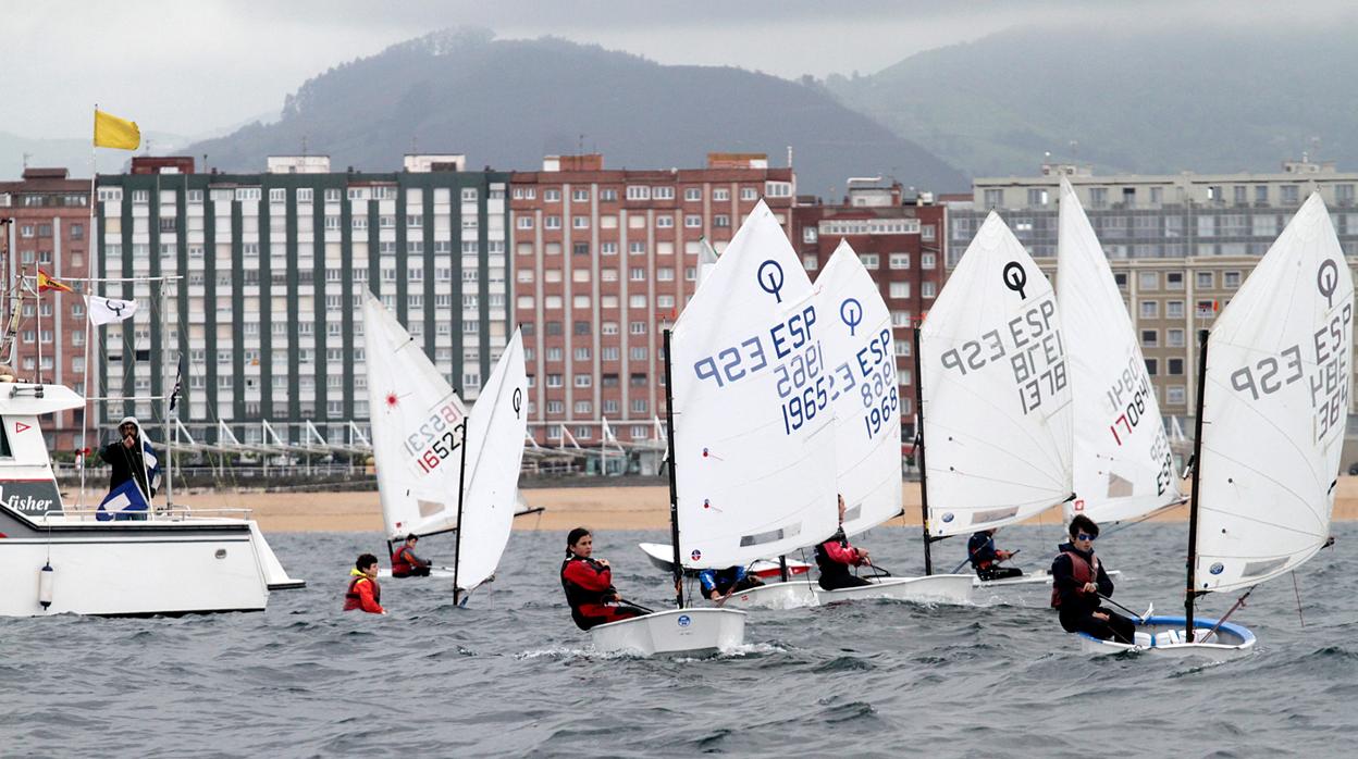 Comienza el Campeonato de Asturias de vela ligera