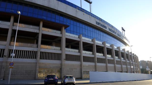 Los aficionados del Atlético de Madrid despiden hoy por última vez al Vicente Calderón