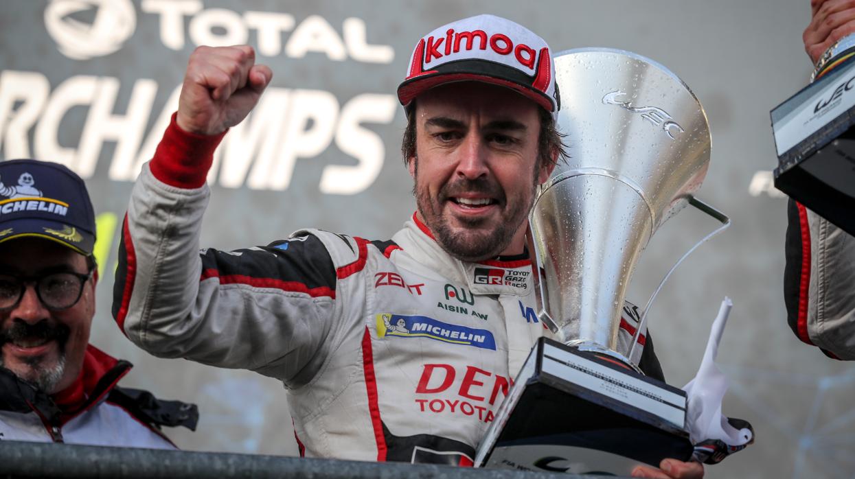 Alonso, en el podio de Spa