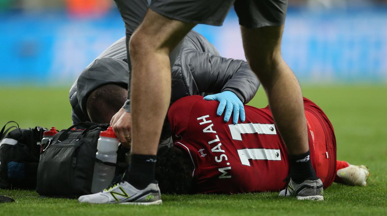 Salah, tras el durísimo golpe con el portero del Newcastle