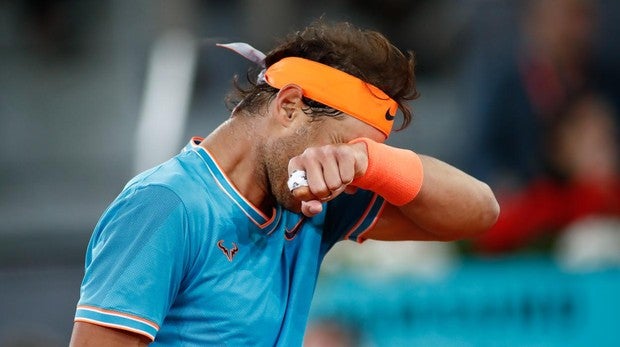 Tsitsipas frena en seco el ascenso de Nadal