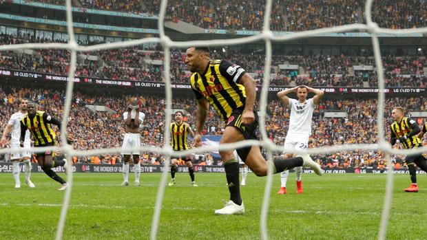 Troy Deeney, de la cárcel a amenazar el triplete doméstico del Manchester City de Guardiola