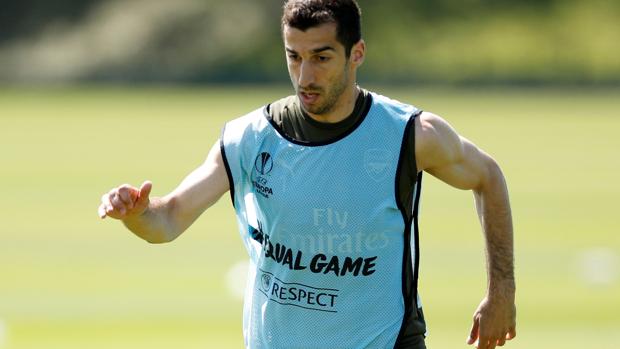 El Arsenal confirma que Mkhitaryan no viajará a la final por motivos de seguridad