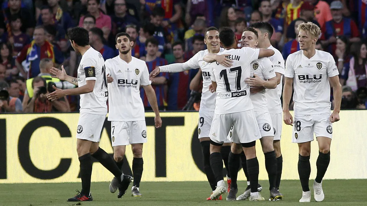 El Valencia celebra el primer gol de Kevin Gamerio
