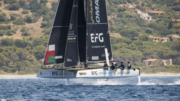 Team Oman Air ganó la primera regata de la temporada del GC32 Racing Tour en Cerdeña